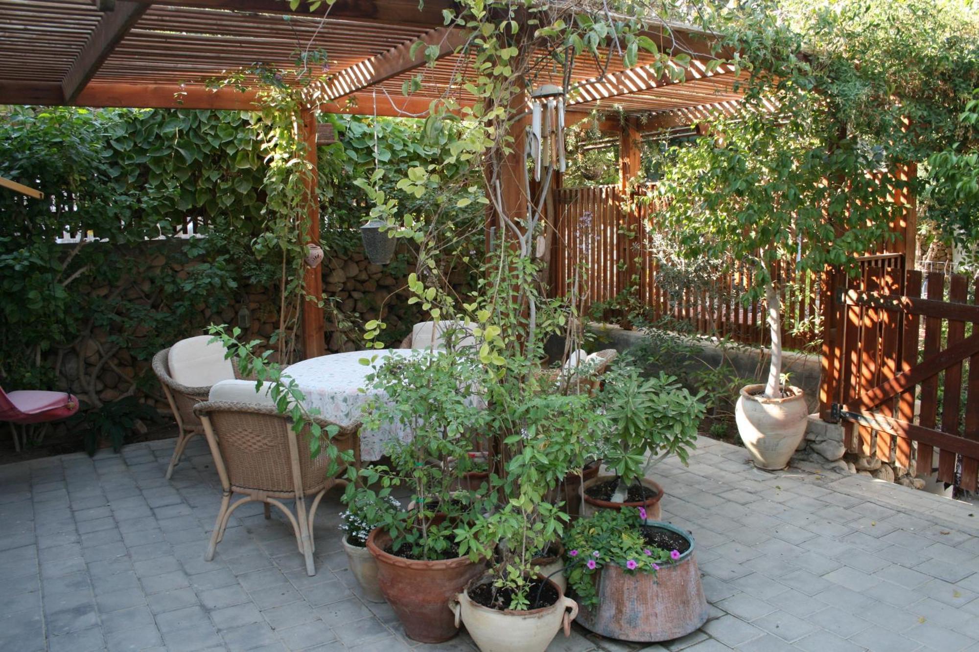 Gil'S Guest Rooms Neve Zohar Bagian luar foto